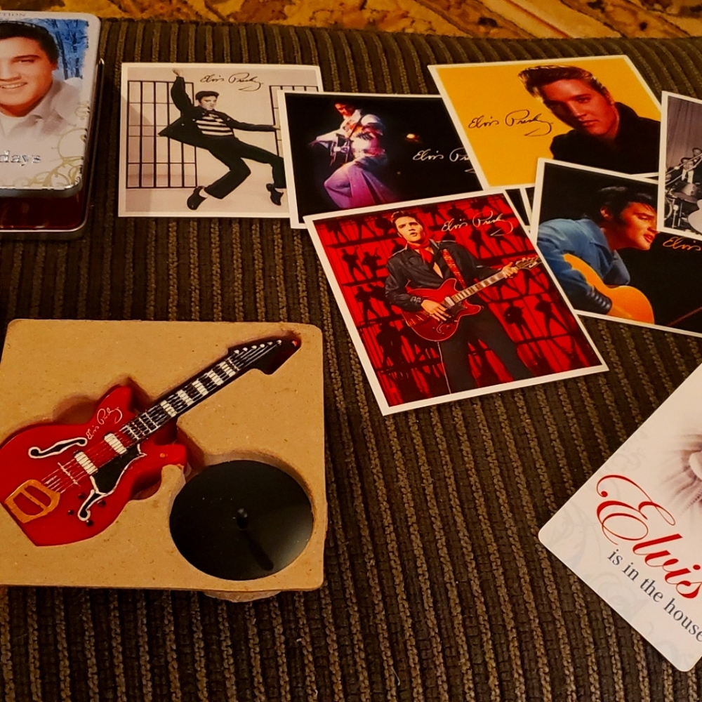 Elvis Home for the Holidays gift set in tin (minus music CD)